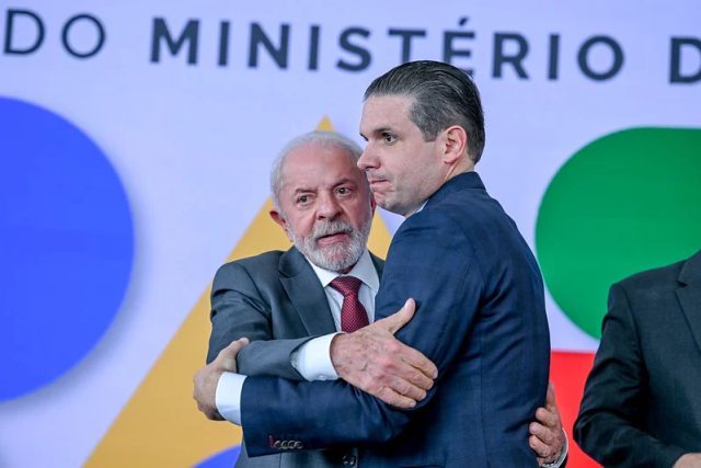Lula começa a pagar a fatura do apoio de Hugo Motta