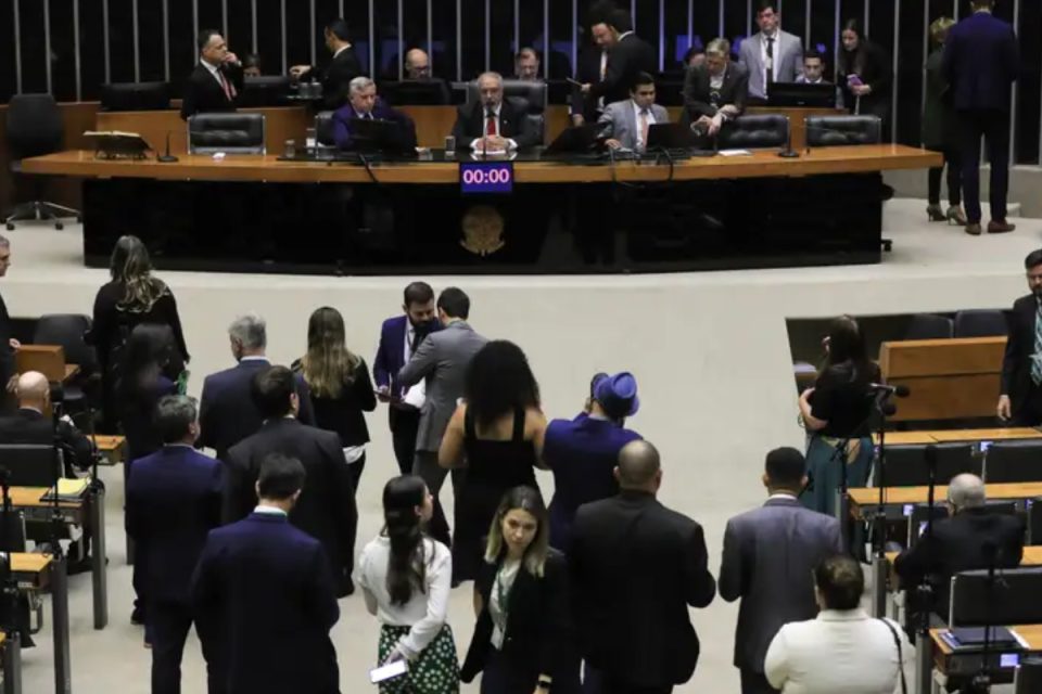 Você também pode propor leis ao Congresso; saiba como