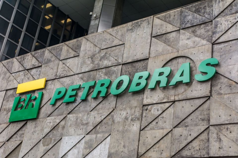 Petrobras avança em nova área do pré-sal após identificar sinais de petróleo na Bacia de Campos