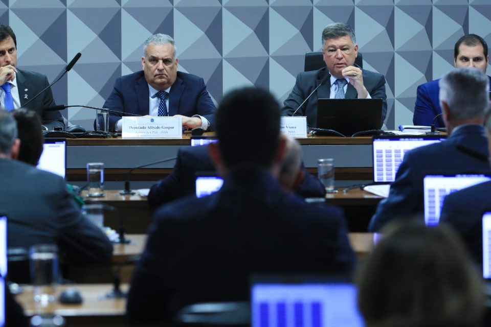CPMI do INSS mira bancos e amplia o alcance das investigações