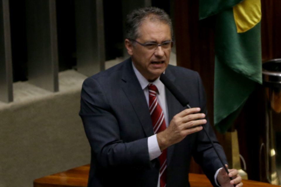 Zarattini diz que irá manter a isenção de taxas para para LCI, LCA e LCD em MP alternativa do IOF