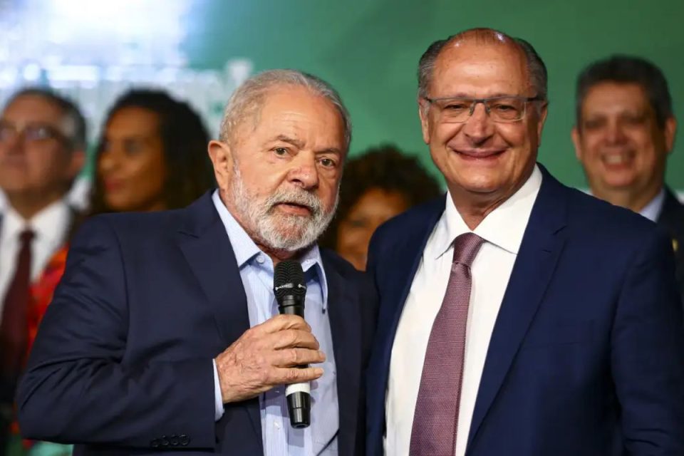 Lula repete propostas do terceiro mandato, mas prioriza combate às emendas parlamentares