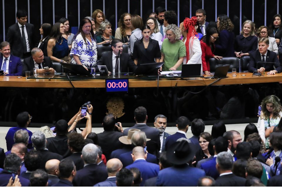 Câmara pode votar projeto travado há 18 anos no Congresso que torna falsificação de bebida crime hediondo