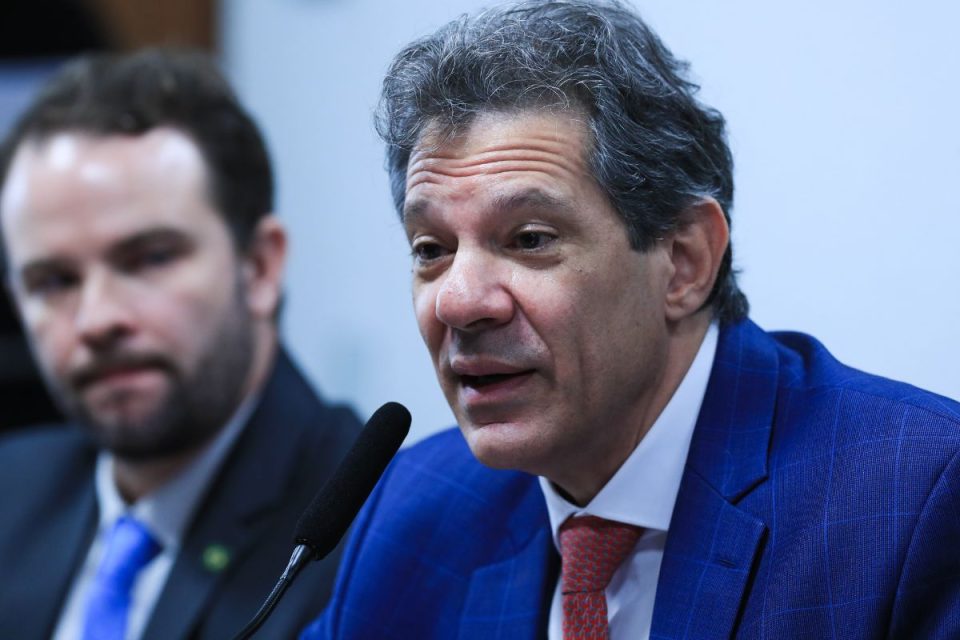 Haddad e Alcolumbre discutem retomada de trechos da MP que aumentaria arrecadação