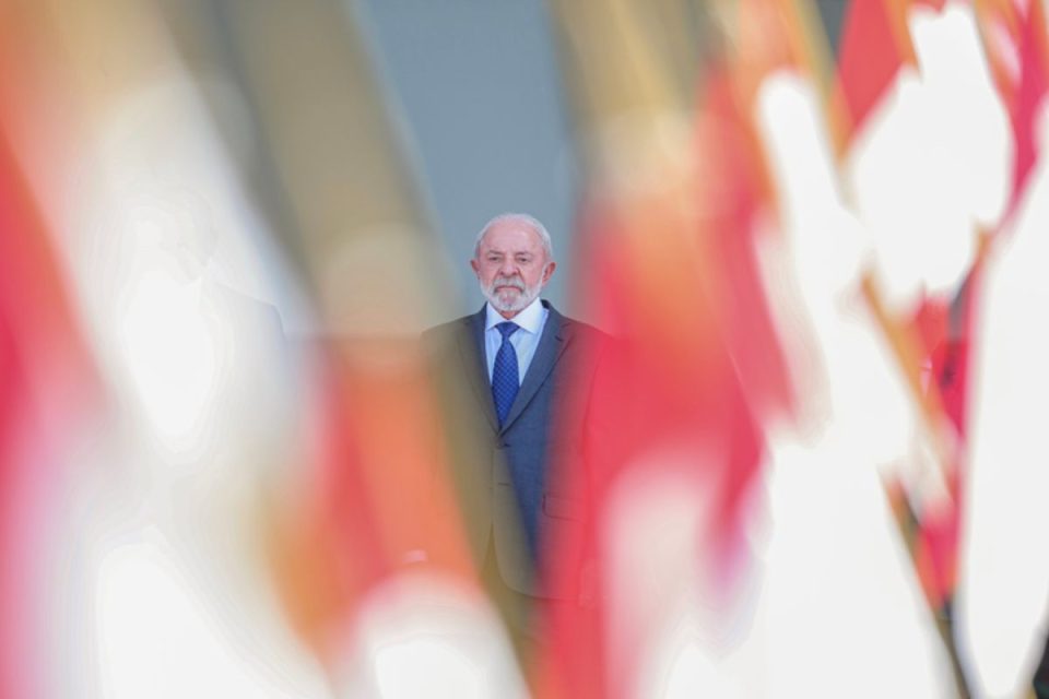 Lula decide destino de projeto que cria mais de 17 mil cargos no serviço público