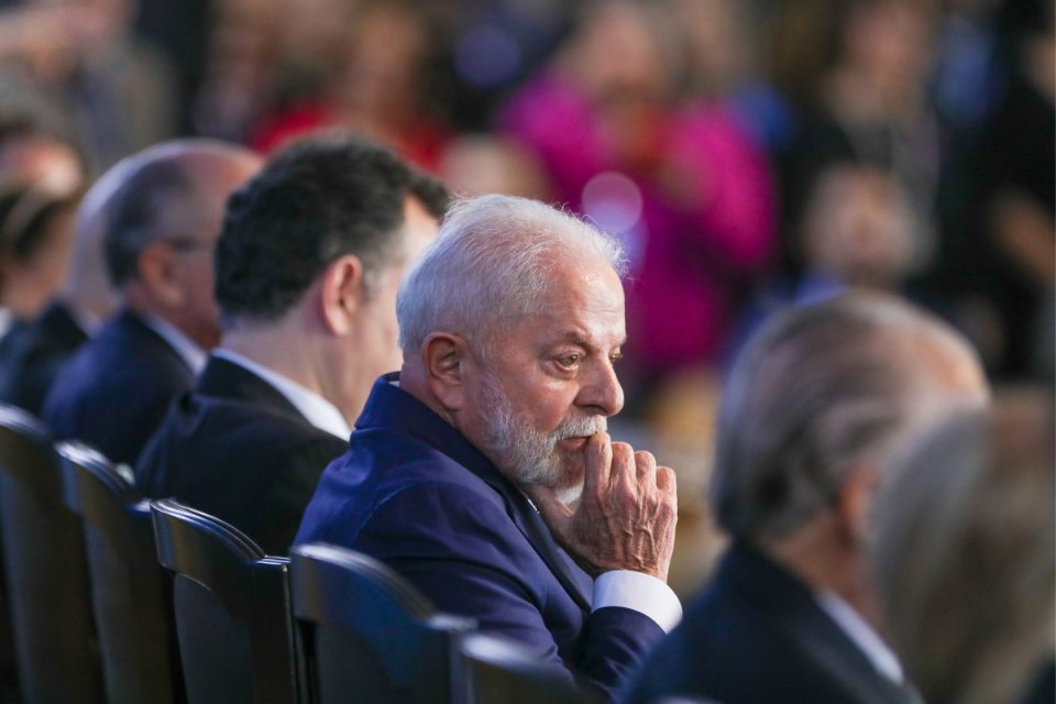 Após saída de Barroso, Lula se reúne com ministros para discutir indicação ao STF