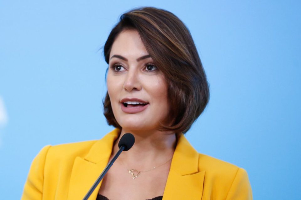 Entenda o que falta para aproximar Michelle e Flávio Bolsonaro antes das eleições