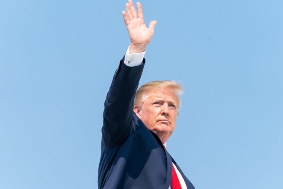 Trump anuncia ofensiva de US$ 200 bilhões para tentar reduzir juros da casa própria nos EUA