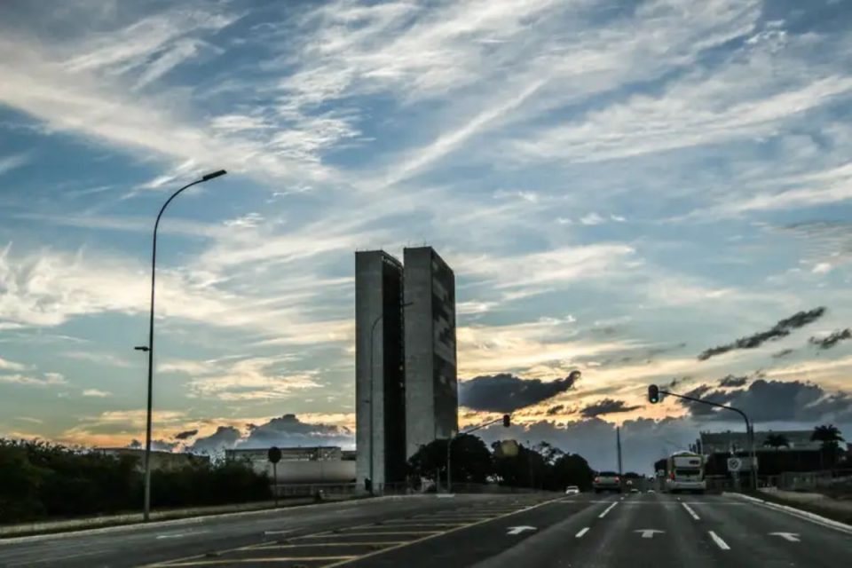 Quais as diferenças entre deputados e senadores?