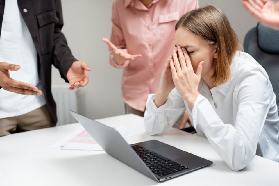 Câmara analisa projeto que fortalece combate ao assédio no trabalho