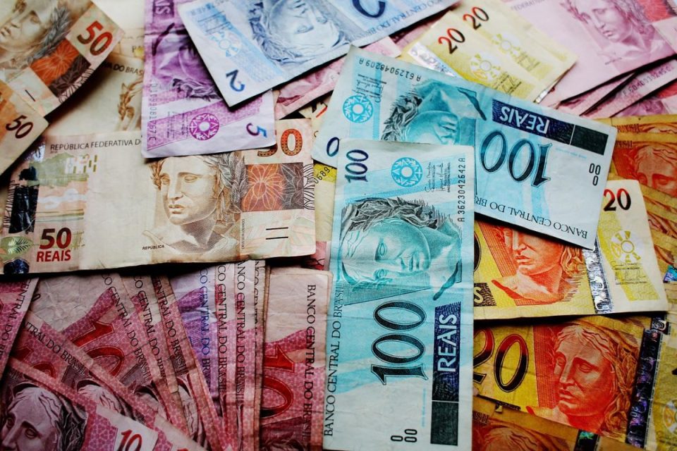 Genial Investimentos tem bloqueio milionário em meio às investigações da Operação Carbono Oculto