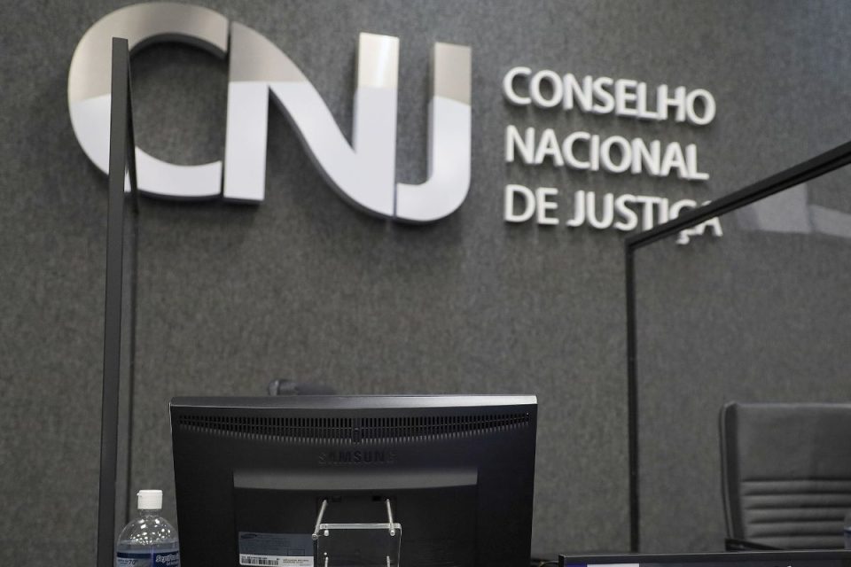 Entenda por que CNJ afastou juiz que trancou investigação sobre infiltração do PCC em refinarias