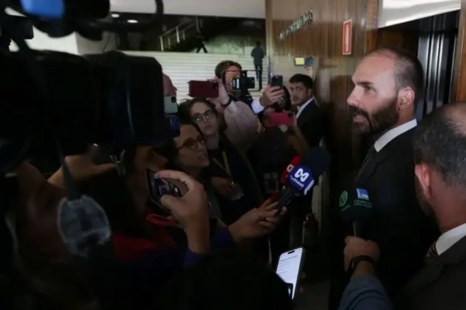 Eduardo Bolsonaro vira réu pelo STF; o que acontece agora?