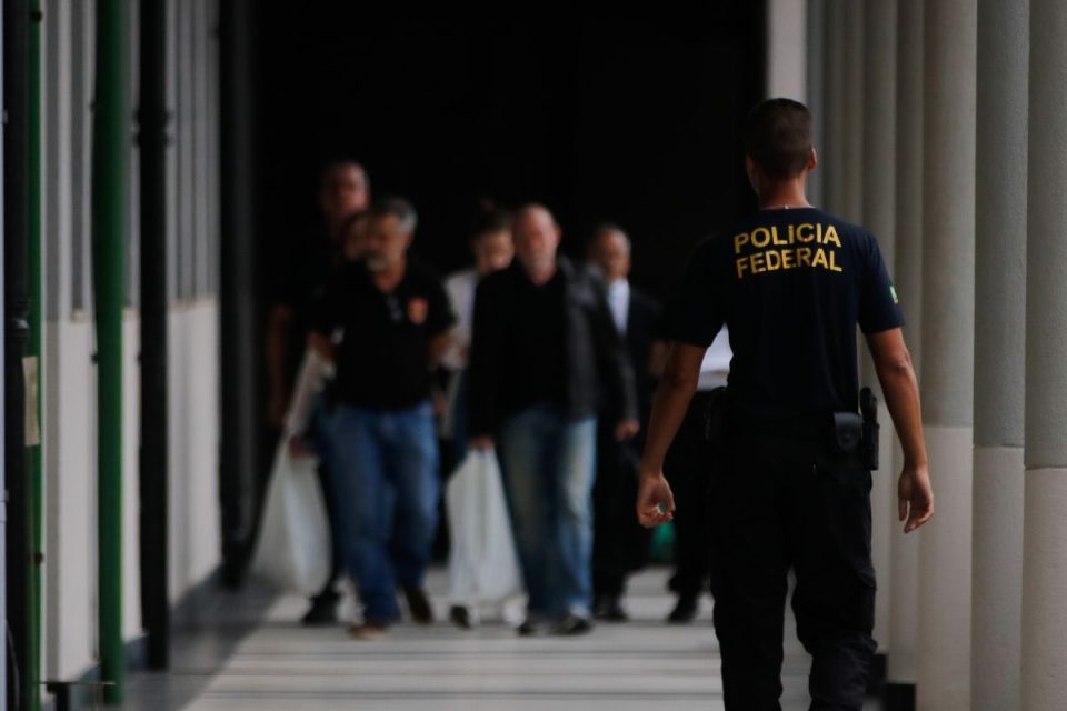 PF amplia pressão sobre rede financeira ligada ao PCC após sanções dos EUA