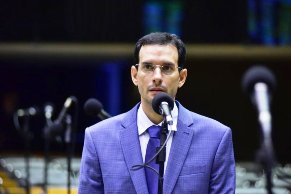 Leo Prates afirma que não fez o relatório “dos sonhos” para o fim da escala 6×1