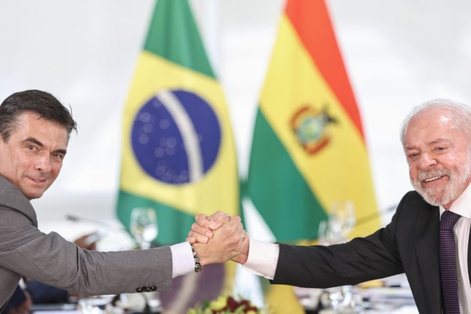 Presidente da Bolívia se encontra com Lula para assinar acordos cooperativos