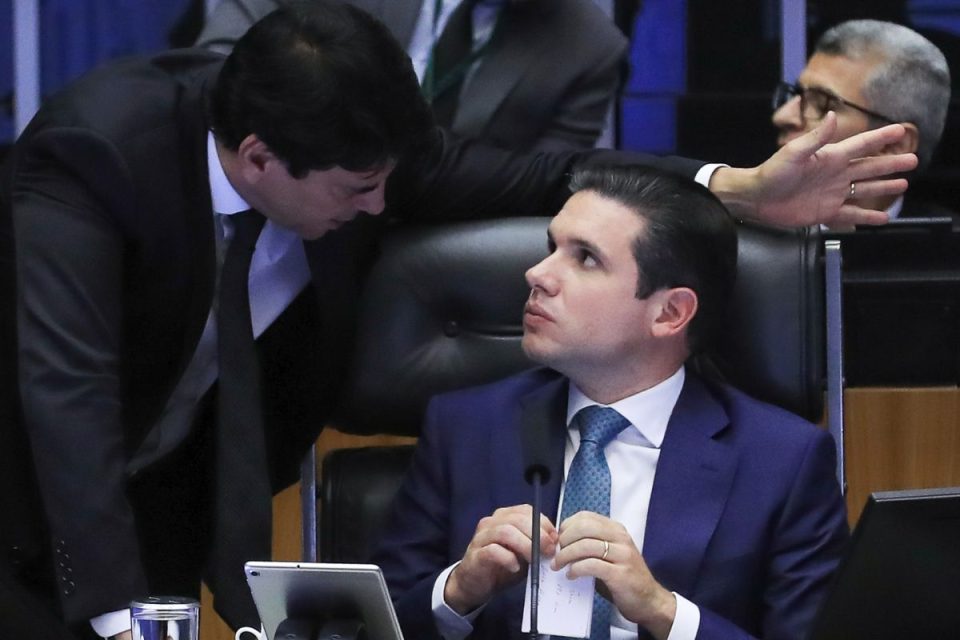 Câmara vai votar corte de gastos na próxima semana; revisão de isenções tributárias fica para depois