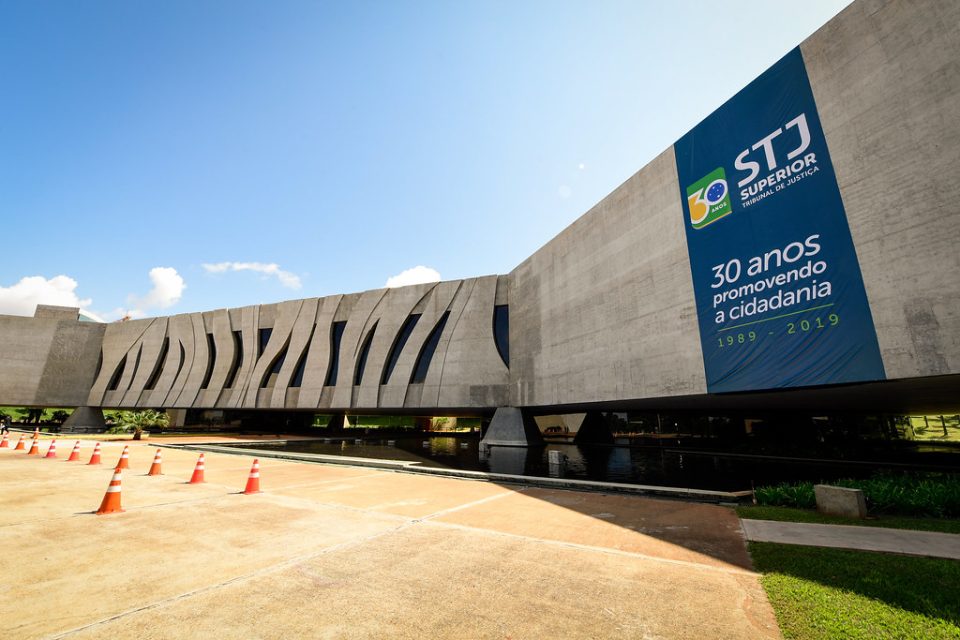 STJ definirá critérios para gratuidade de justiça a empresas