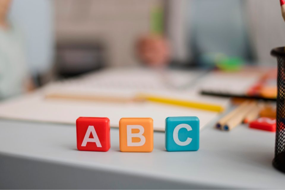 Alfabeto jurídico: principais siglas do direito e seus significados