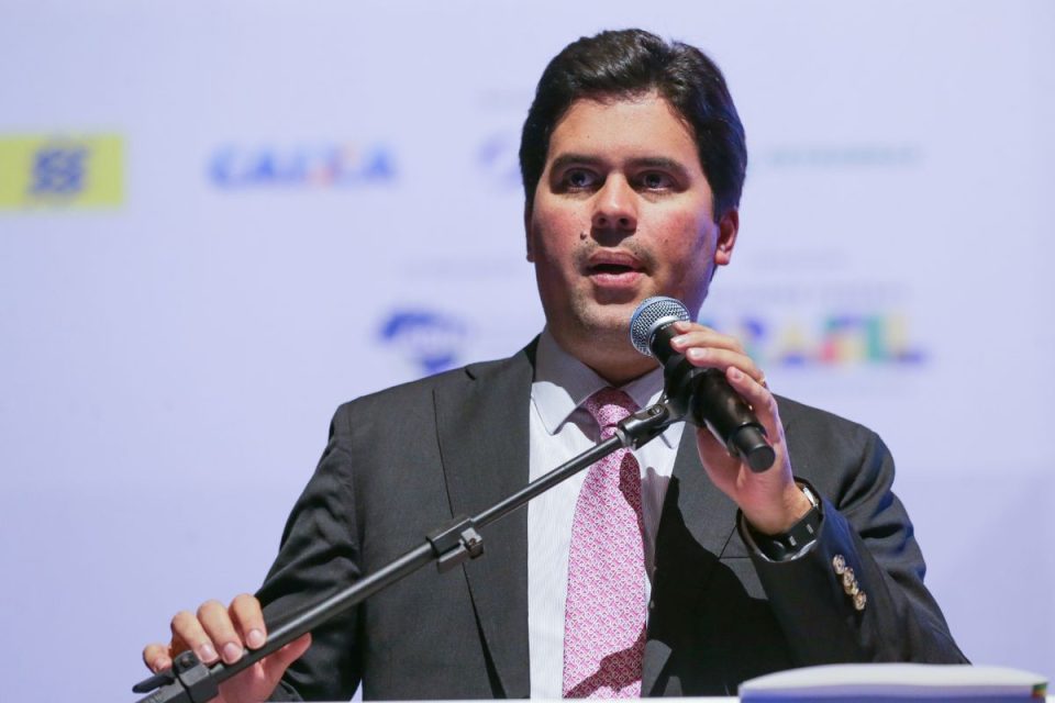 Antes da exoneração do governo, partidos de centro tinham quase 380 cargos comissionados