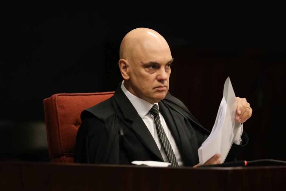 Entenda a decisão de Moraes que mirou grupo que vendia dados de ministros do STF