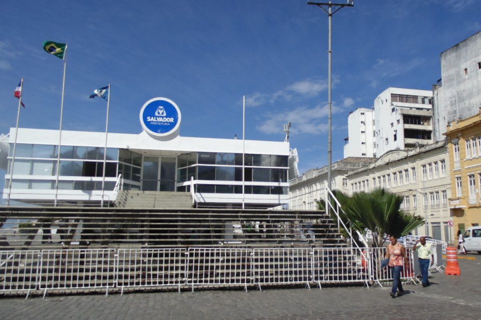 MP investiga R$ 321 milhões em contratos da Prefeitura de Salvador