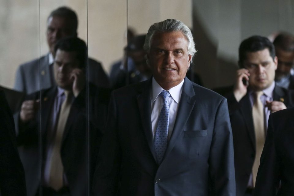 Caiado assina memorando sobre minerais críticos, mas acordo permanece informal; entenda