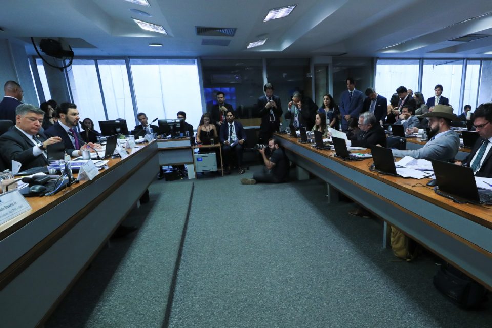 Como funcionam as Comissões Mistas, que unem Câmara e Senado no Congresso Nacional