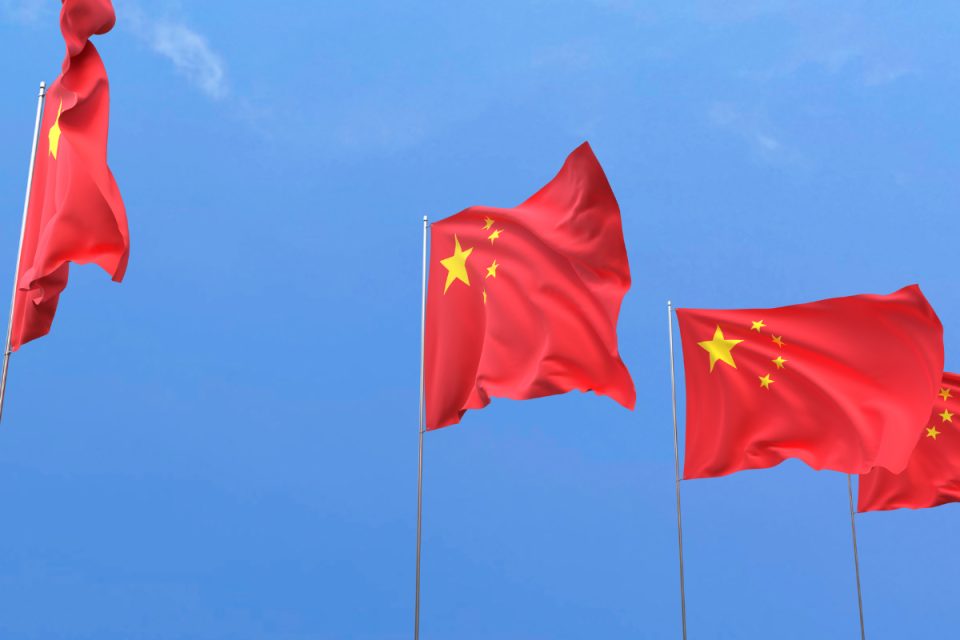 China impõe nova taxa portuária a navios dos EUA e força mudança no setor de cruzeiros