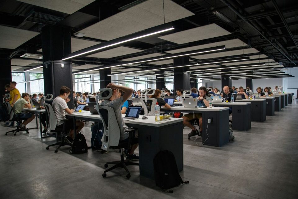Saiba como o fim da escala 6×1 pode incentivar o trabalho intermitente